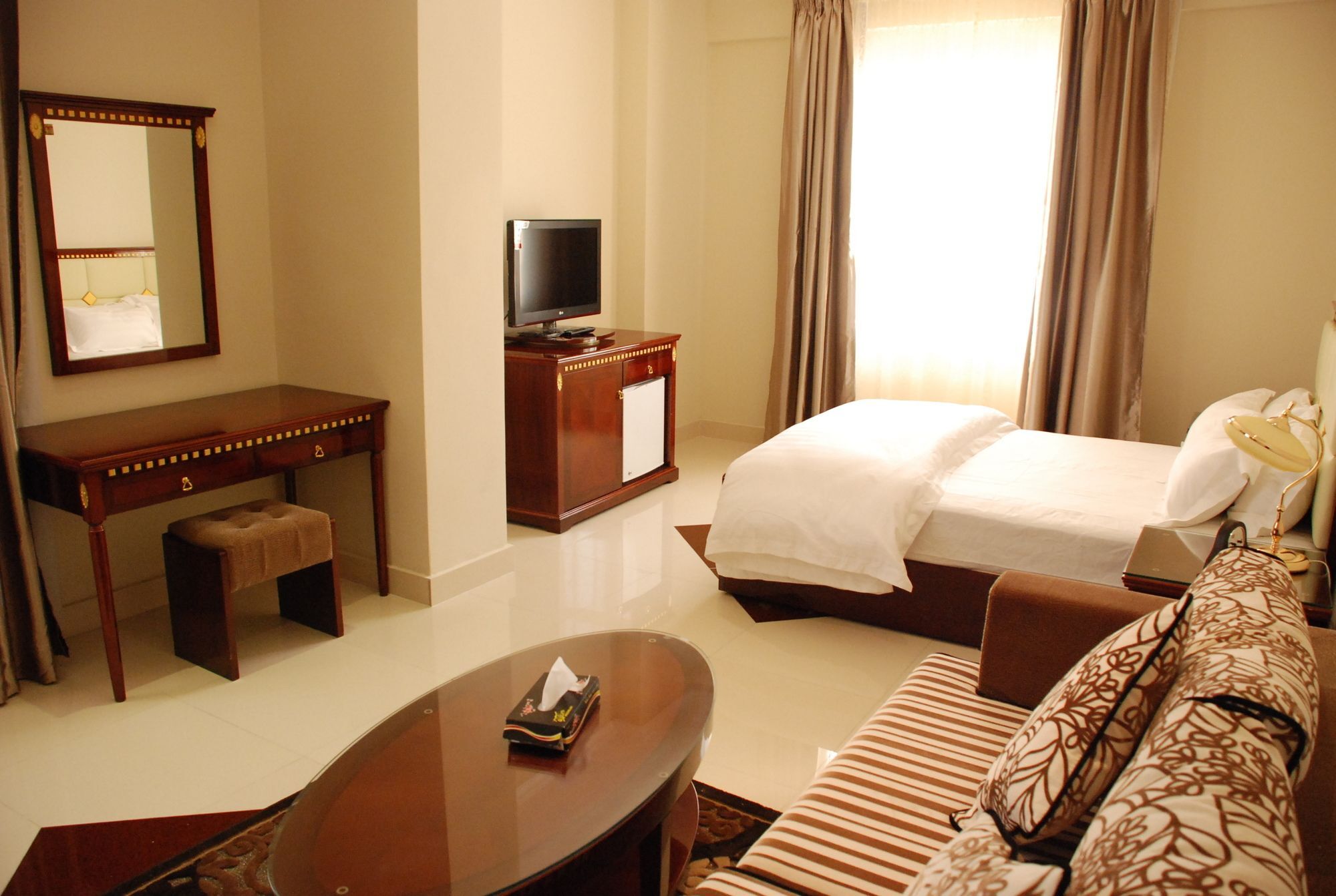 ซิตี้โฮเต็ล ซาลาลาห์ Hotel ภายนอก รูปภาพ