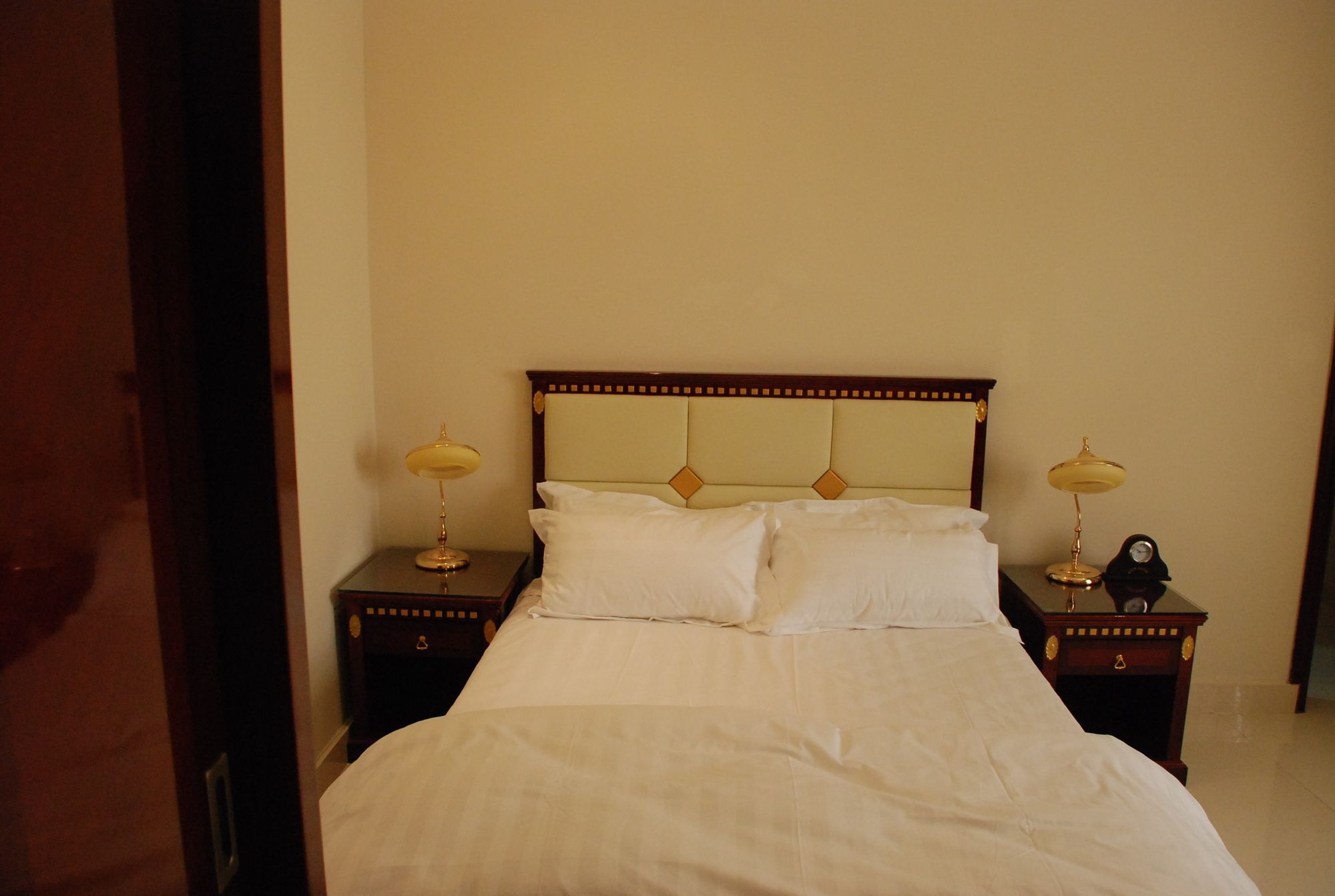 ซิตี้โฮเต็ล ซาลาลาห์ Hotel ภายนอก รูปภาพ
